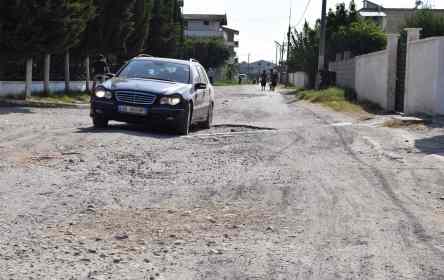 Bashkia e Shijakut shpall tenderat: 106 mln leke per ndertimin e 2 rrugeve